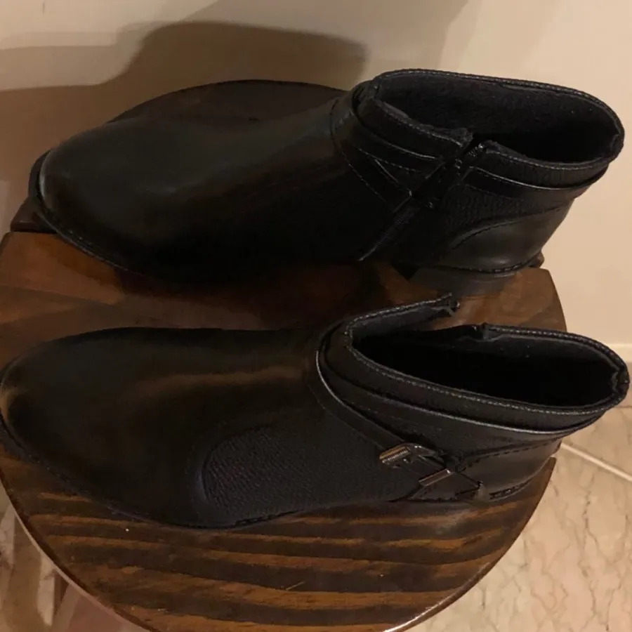 نیم بوت ساینا چرم مشکی