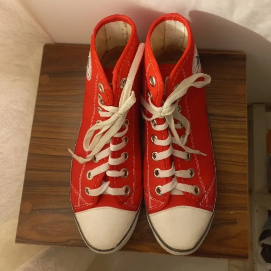 آل استار قرمز