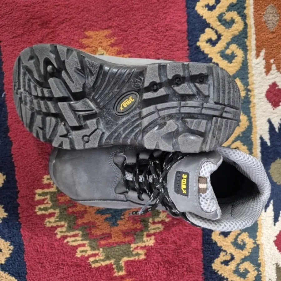 بوت چرم ضد آب