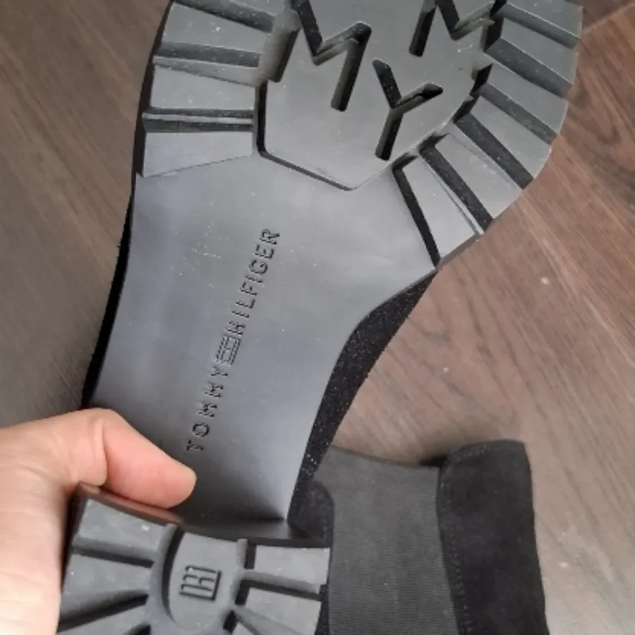 کفش برند تامی