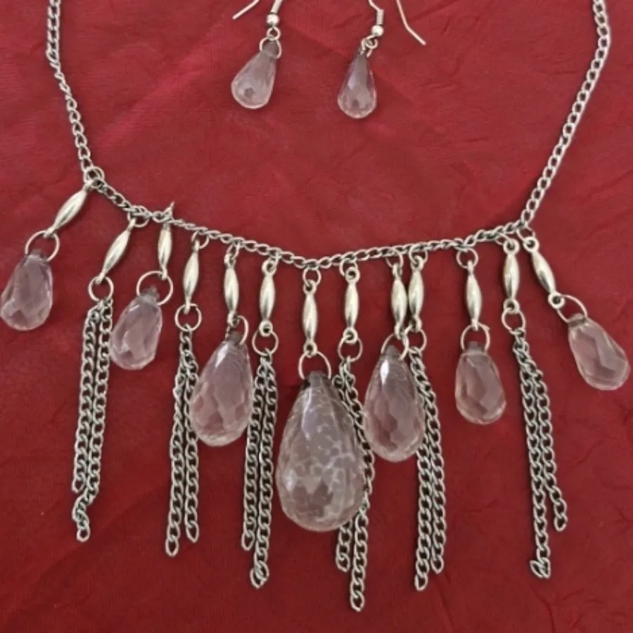 گردنبد و گوشواره زنانه