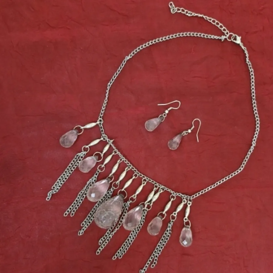 گردنبد و گوشواره زنانه