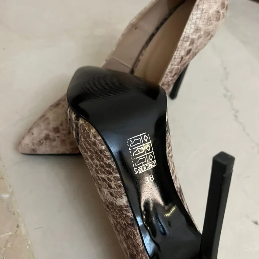 کفش طرح پوست ماری ترک