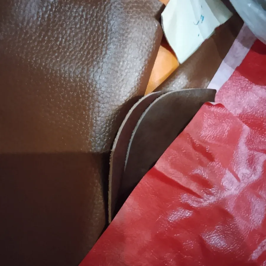 مقداری چرم برای چرم دوزی