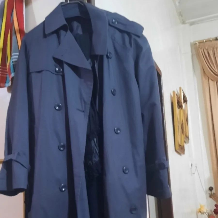 ترنچ کت خاکستری