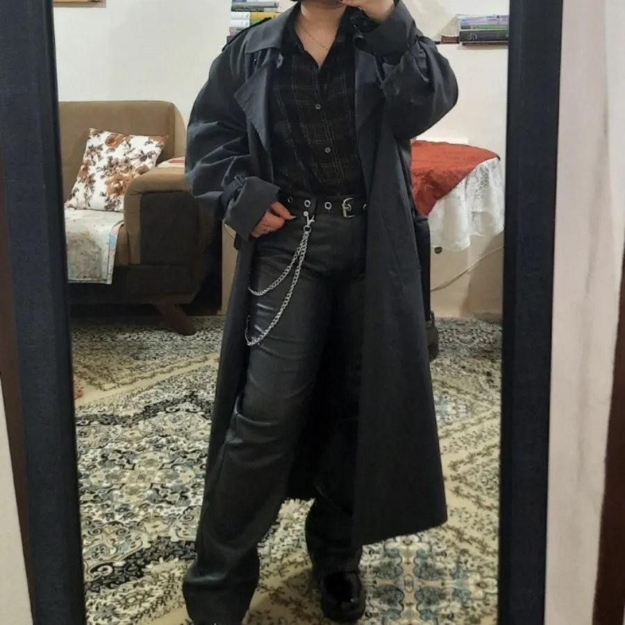 ترنچ کت خاکستری