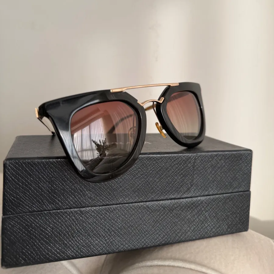 عینک پرادا اورجینال