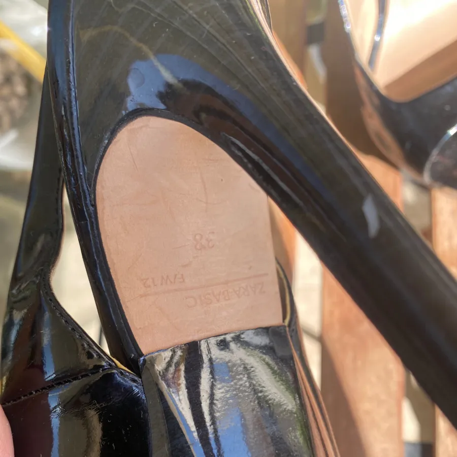 کفش زارا ورنی