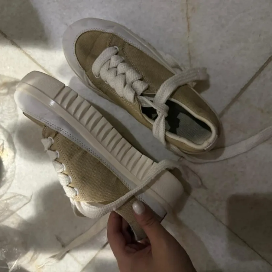 کفش اسپرت دخترونه