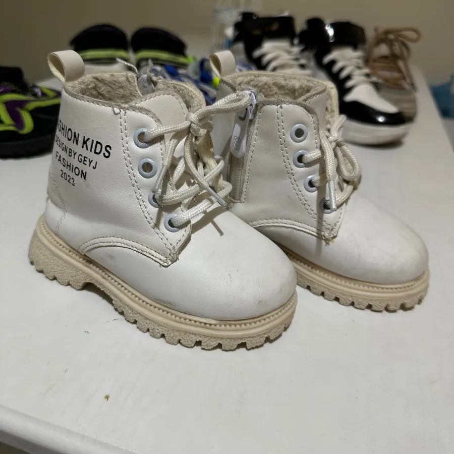 کفش بچه چونه