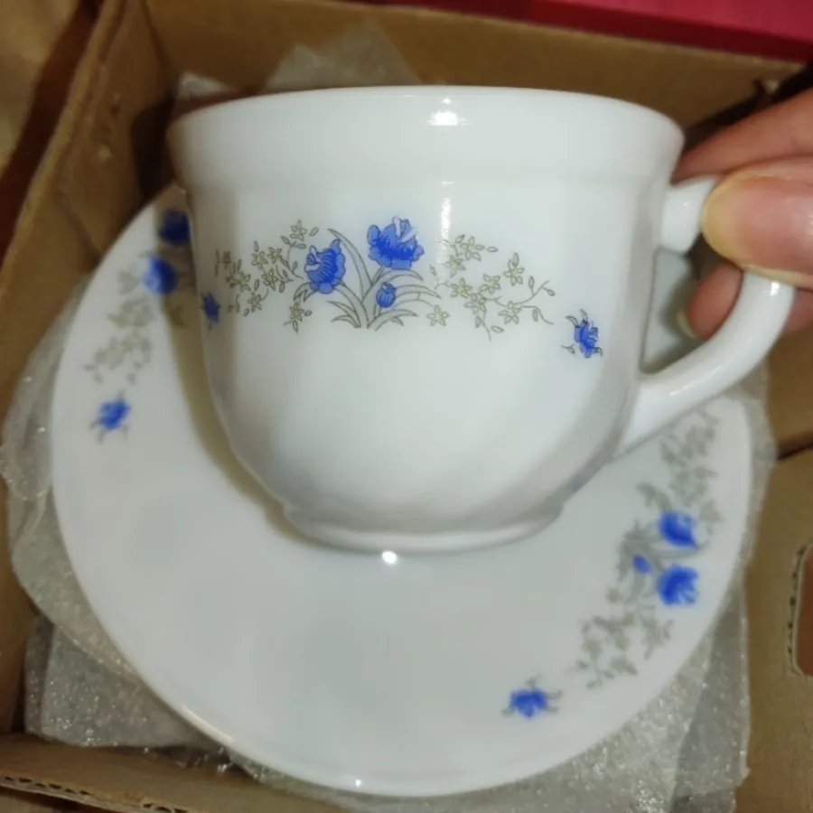 فنجان و نعلبکی رومانتیک