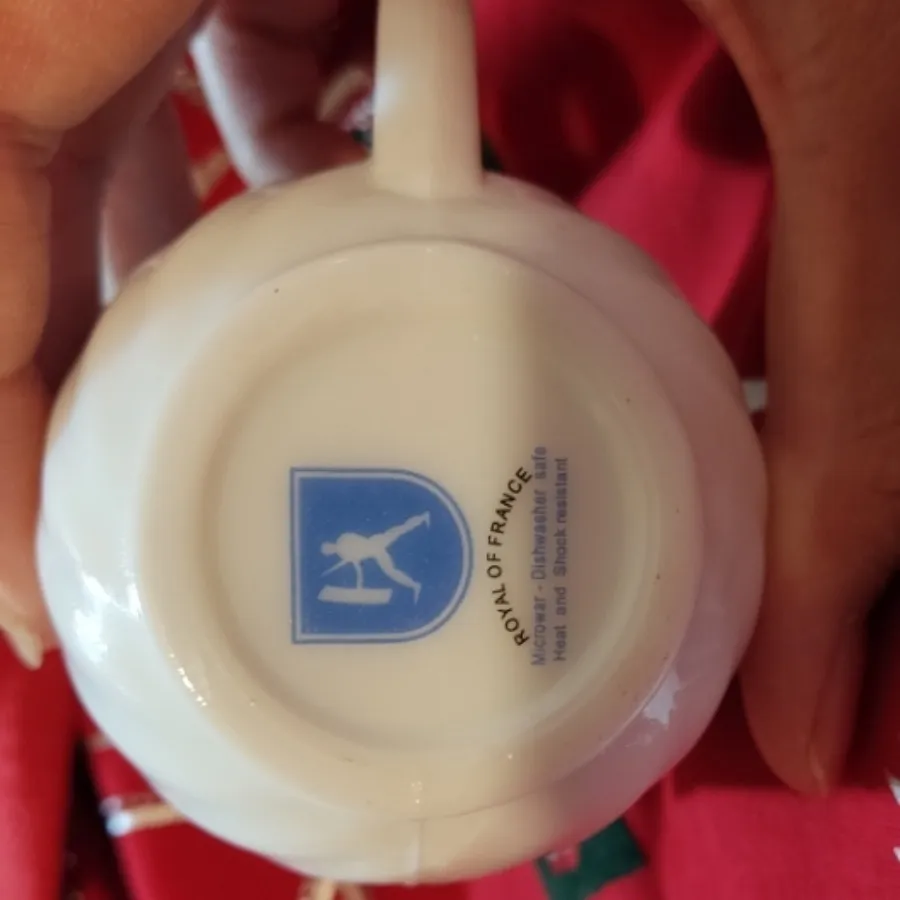 فنجان و نعلبکی رومانتیک