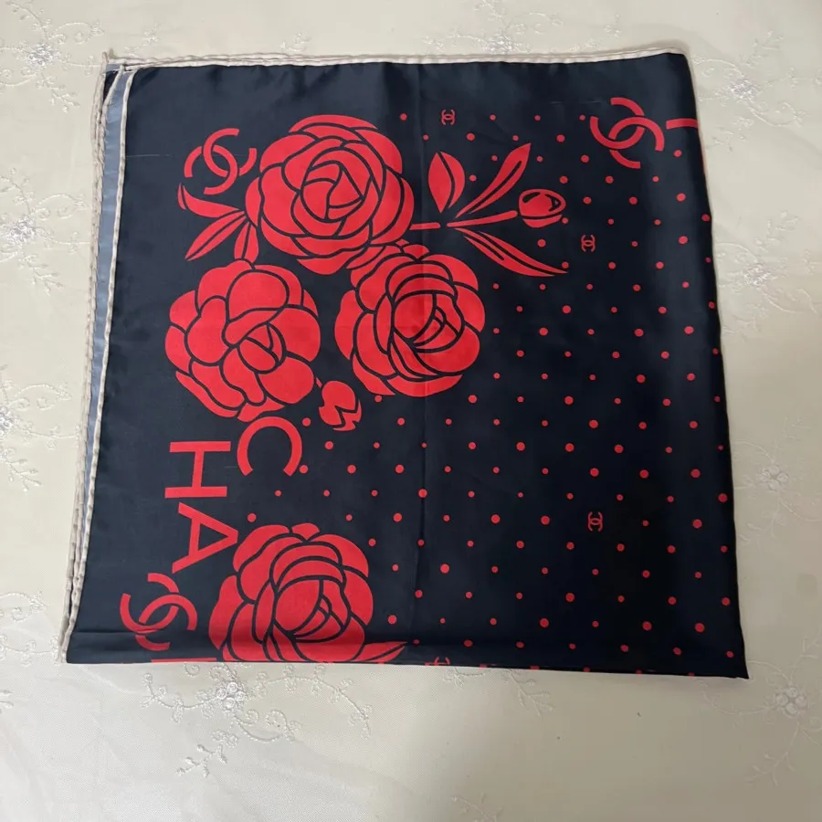 روسری برند شنل