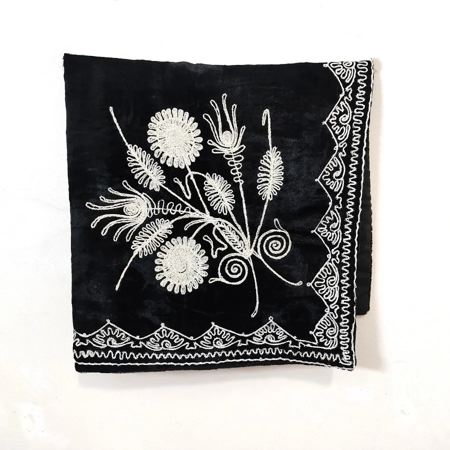 رومیزی مخمل سنتی