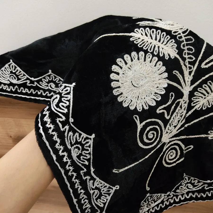 رومیزی مخمل سنتی