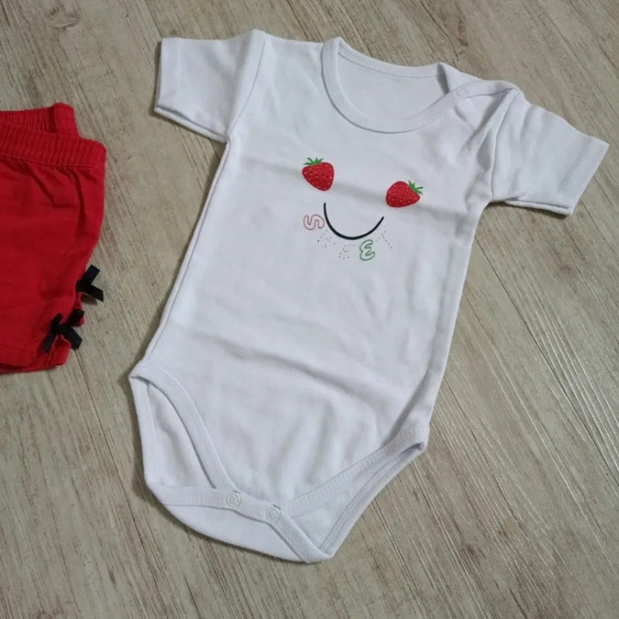 بادی توت فرنگی