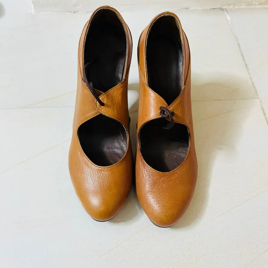 کفش برند مارال