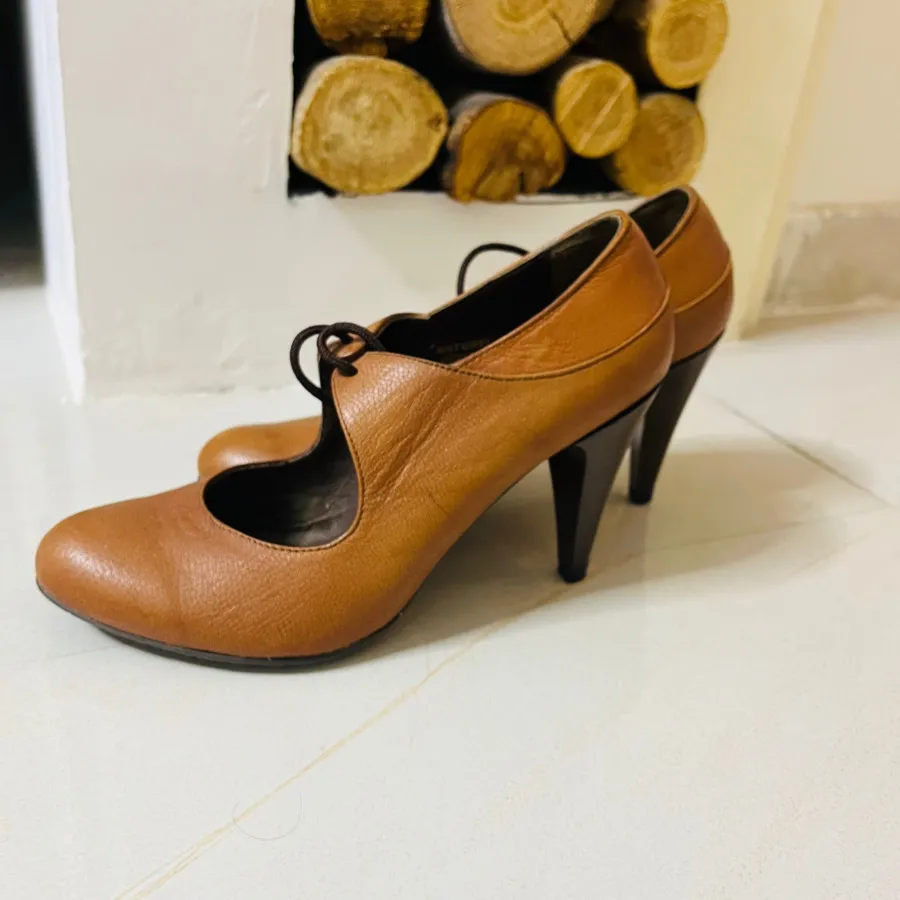 کفش برند مارال