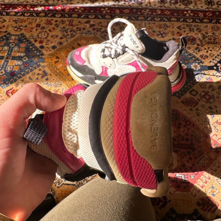 کتونی بالنسیاگا