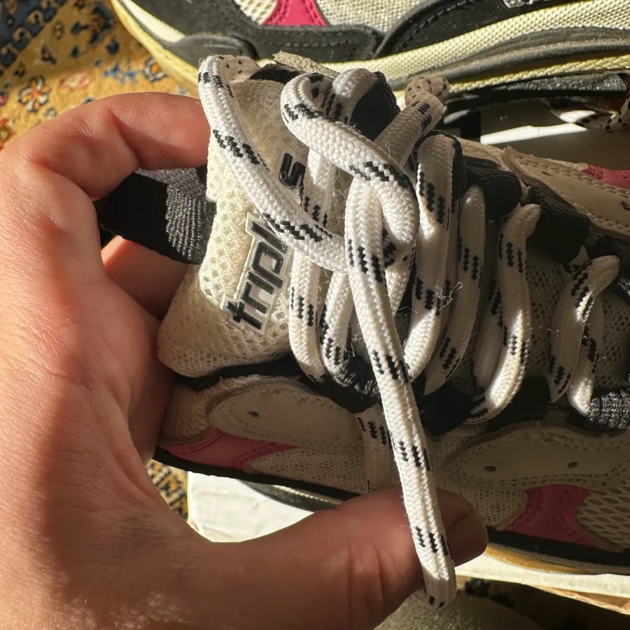 کتونی بالنسیاگا