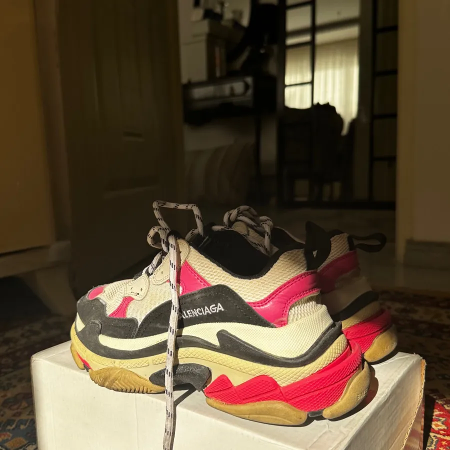 کتونی بالنسیاگا