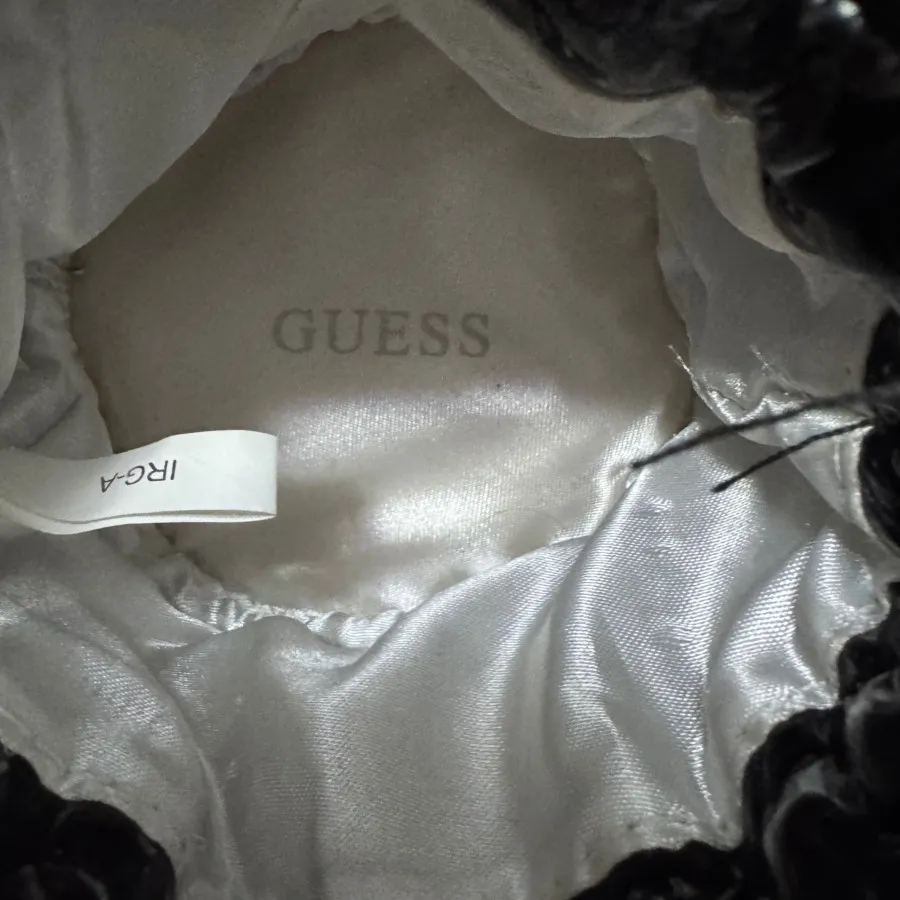 کیف مشکی زیورالات guess