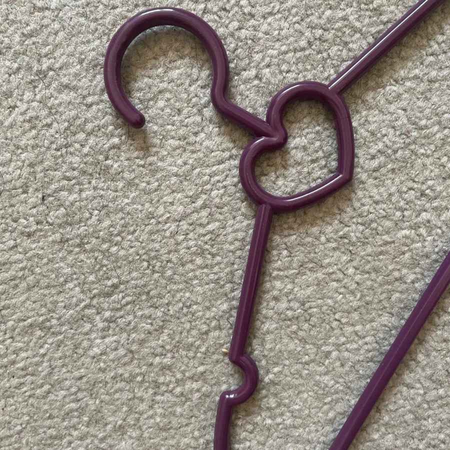 چوب لباسی کودک قلبی