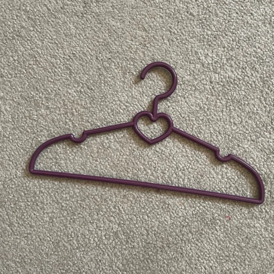 چوب لباسی کودک قلبی