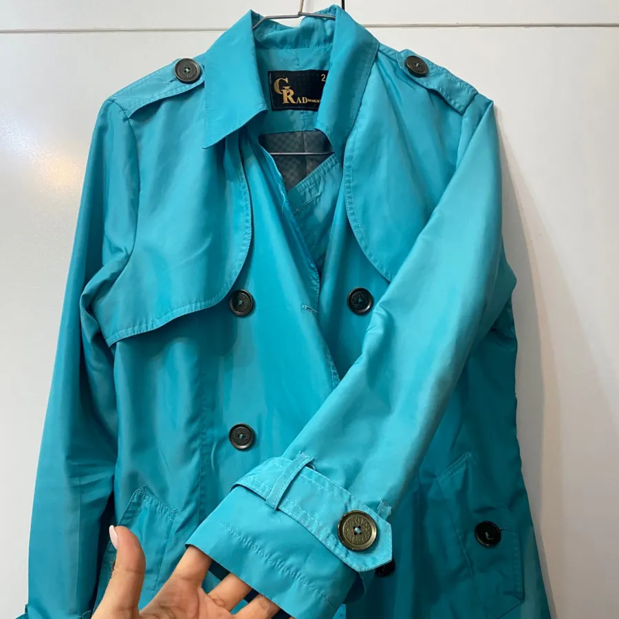 ترنچ کت آبی