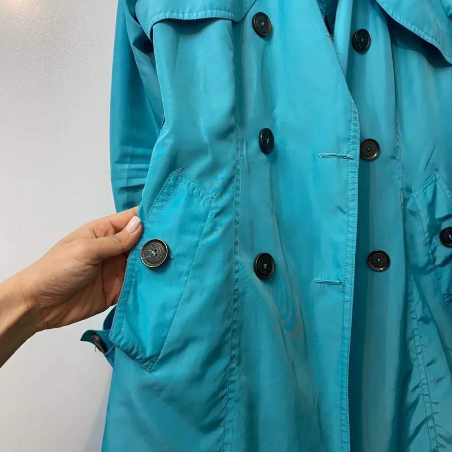 ترنچ کت آبی