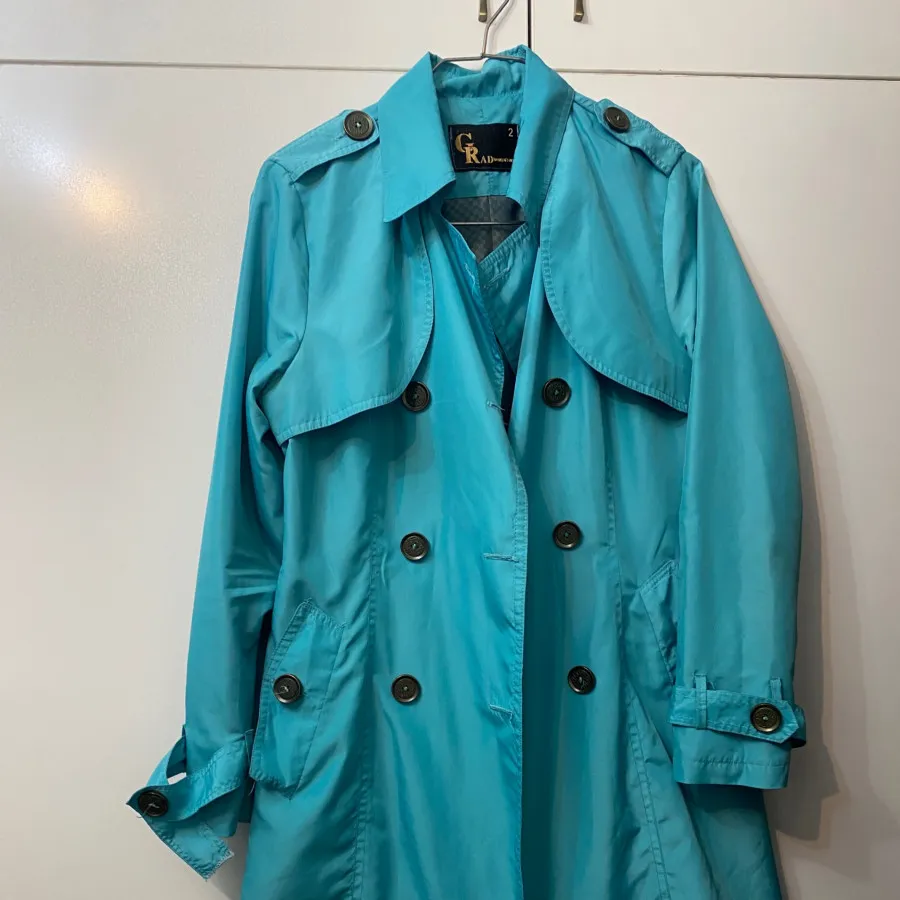 ترنچ کت آبی