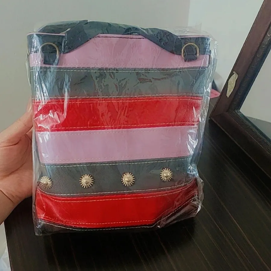 کیف کوچک جادار50t