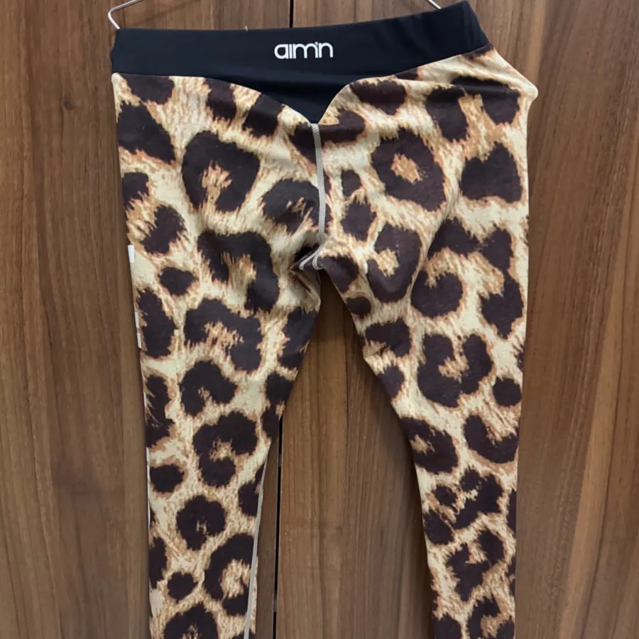 لگینگ ورزشی پلنگی برند