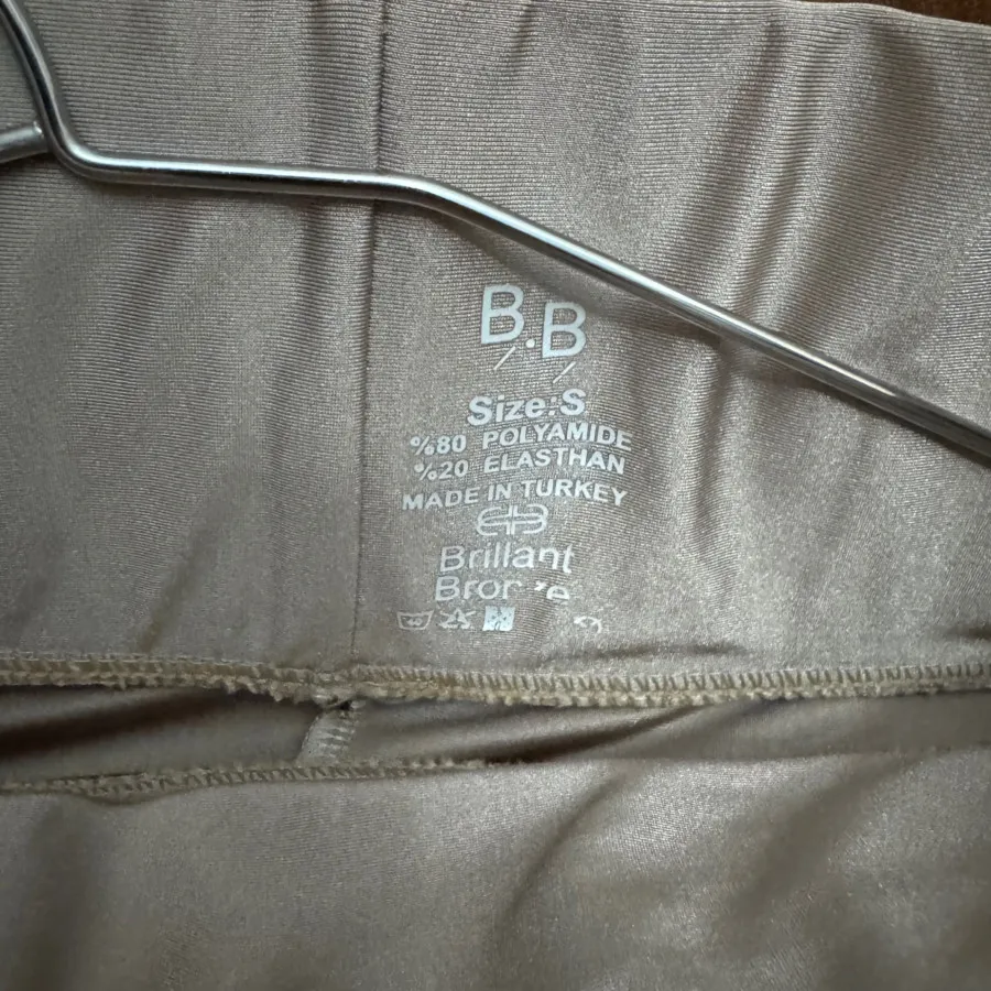 لگینگ کرمی طلایی