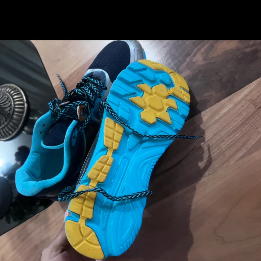 کفش کتونی ساکنی