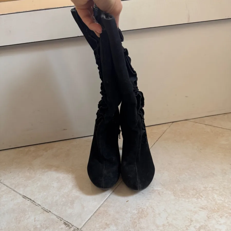 بوت پاشنه دار مشکی