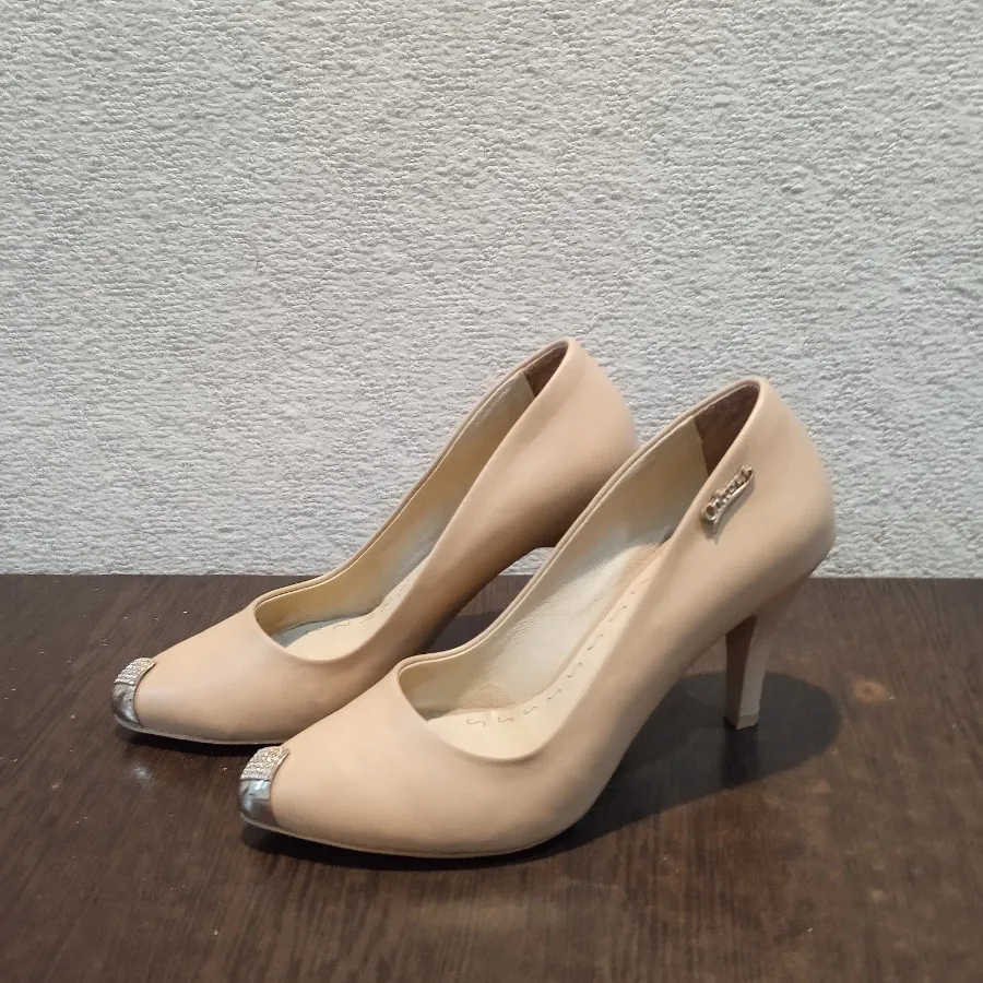 کفش پاشنه بلند زنانه