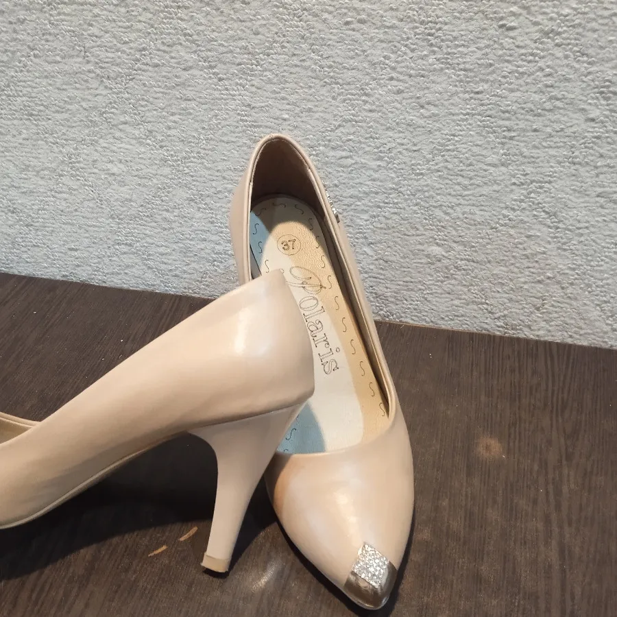 کفش پاشنه بلند زنانه