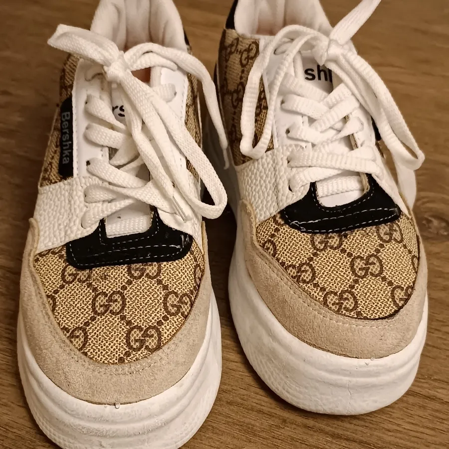 کتونی لژدار