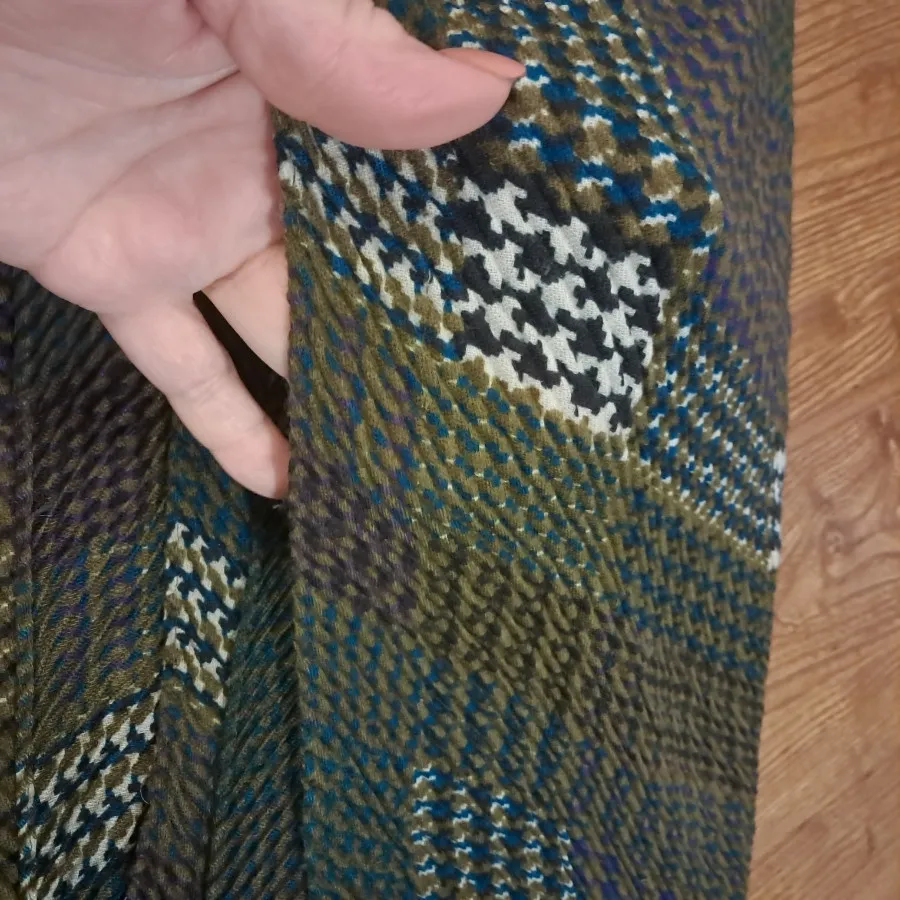 شال پلیسه نخی