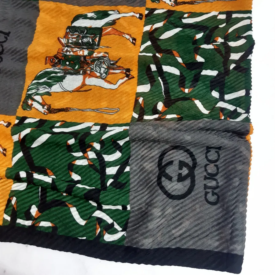 شال پلیسه طرح دار