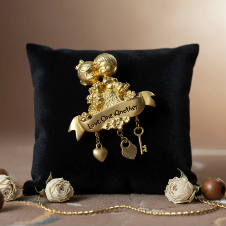 گل سینه طرح عشق