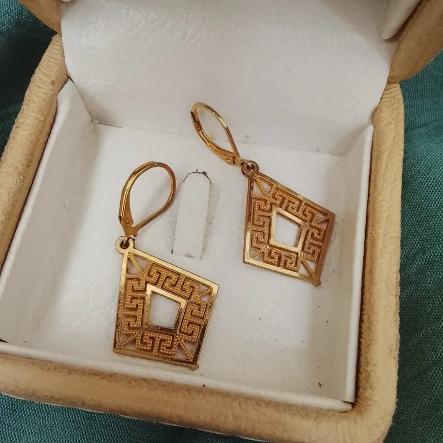 گردنبندوگوشواره زنانه