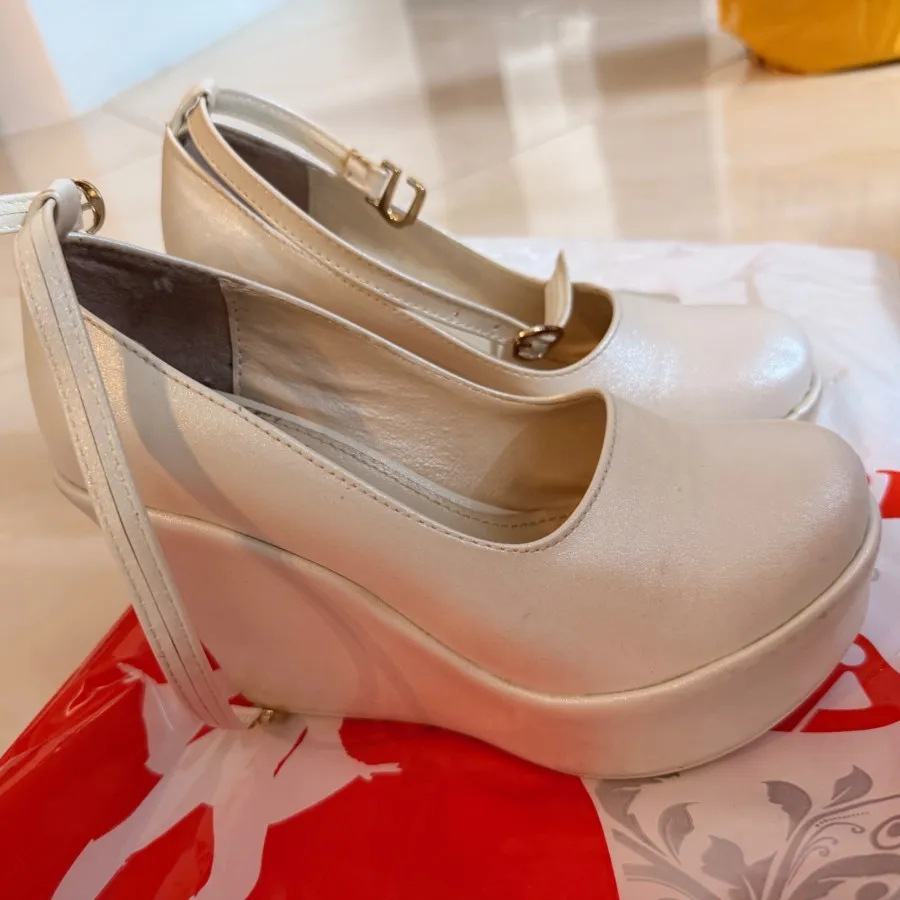 کفش لژ دار سفید