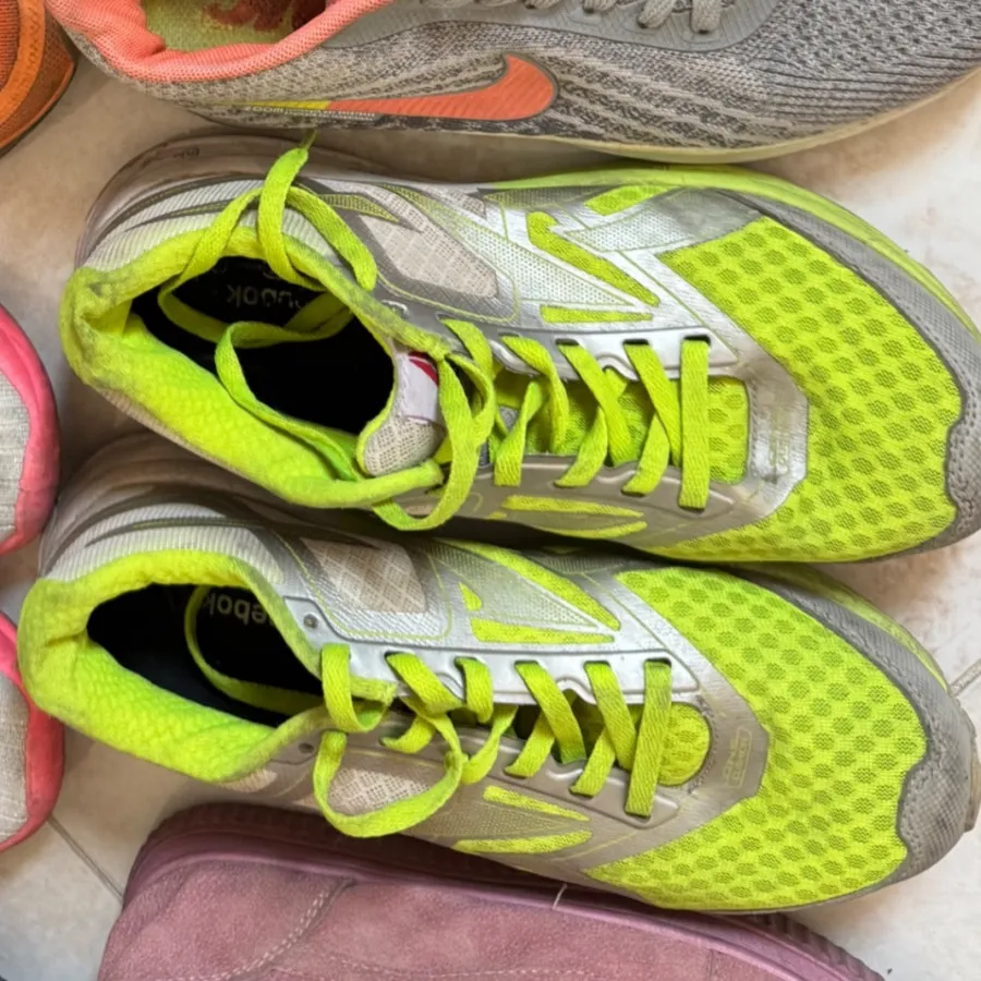 کتونی سبز فسفری ریباک 37