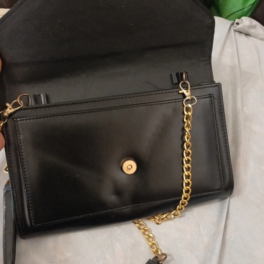 کیف چرم  انگلیسی