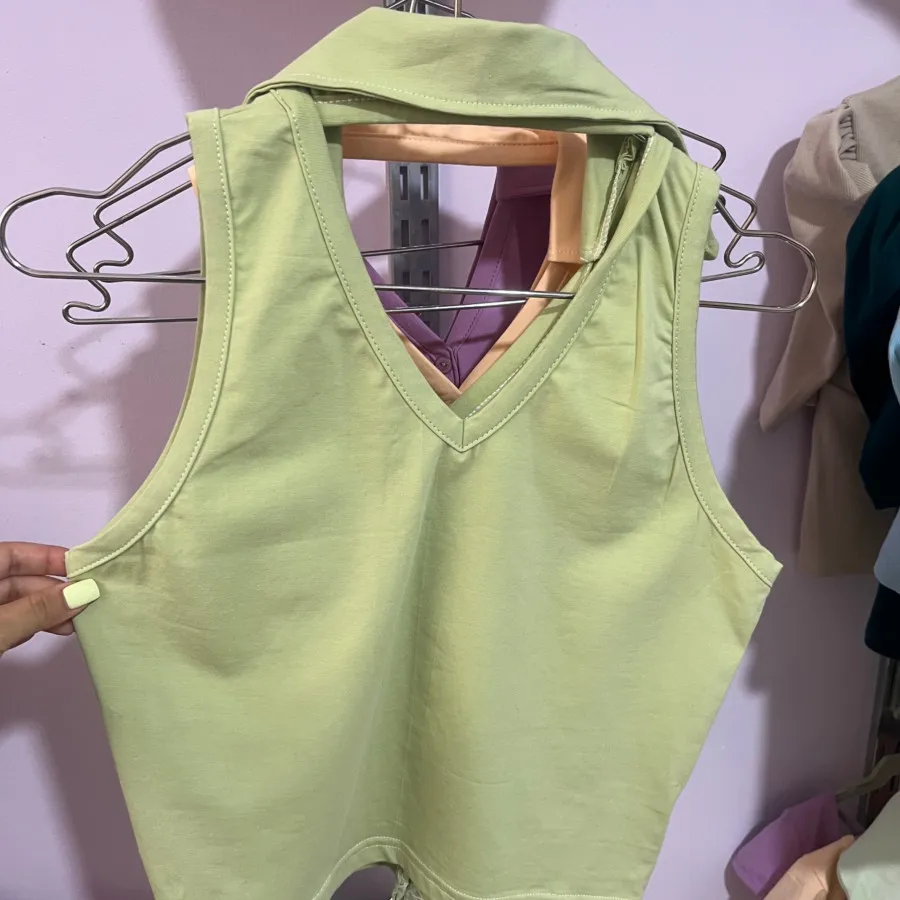 تاپ یقه دار