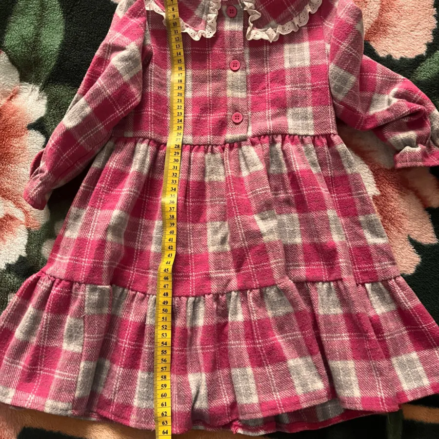 پیراهن  پشمی صورتی با تن