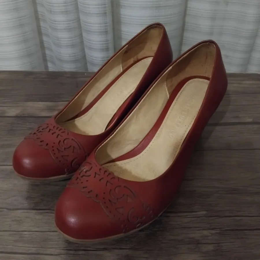 کفش بوفالو سفید