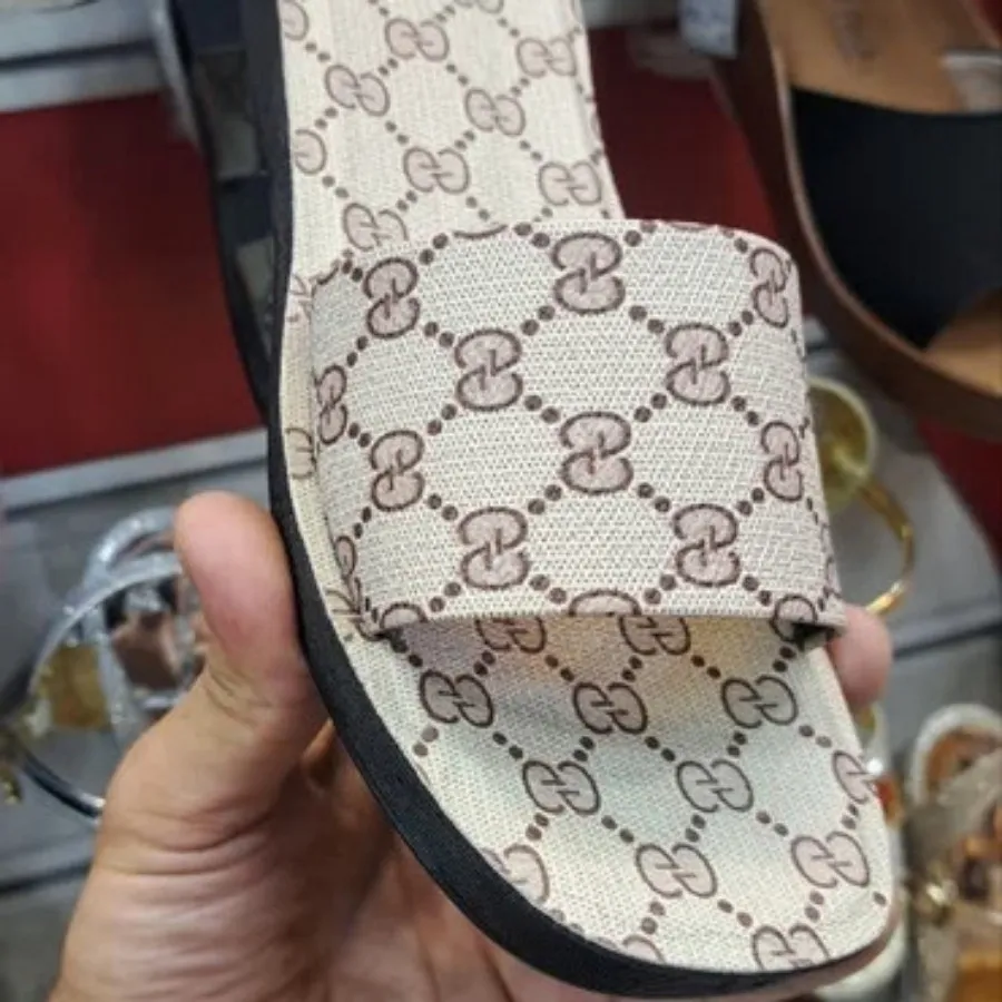 دمپایی طرح گوچی